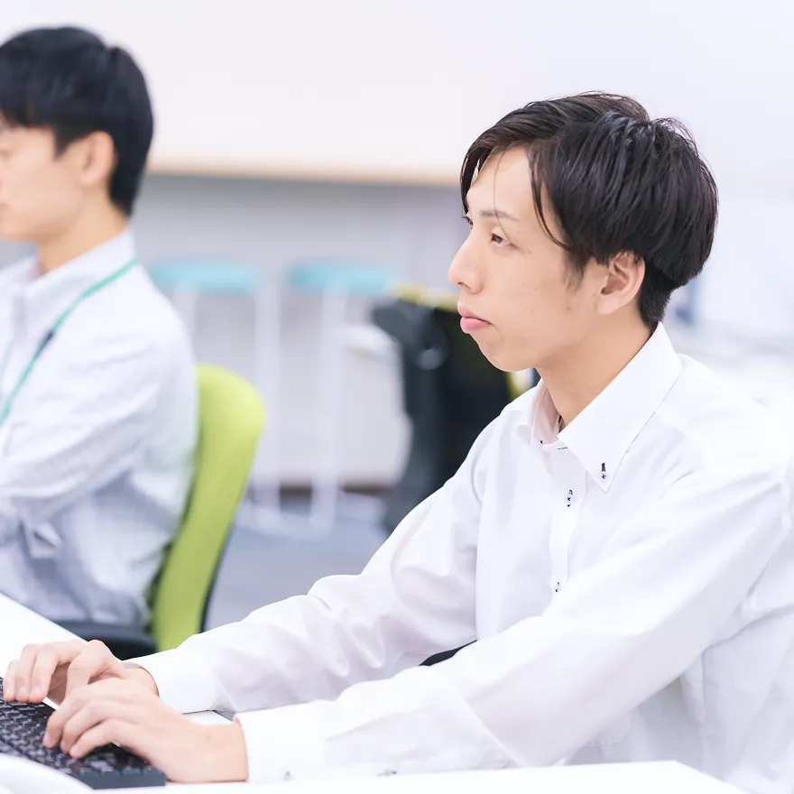 システム部(開発担当)のイメージ02