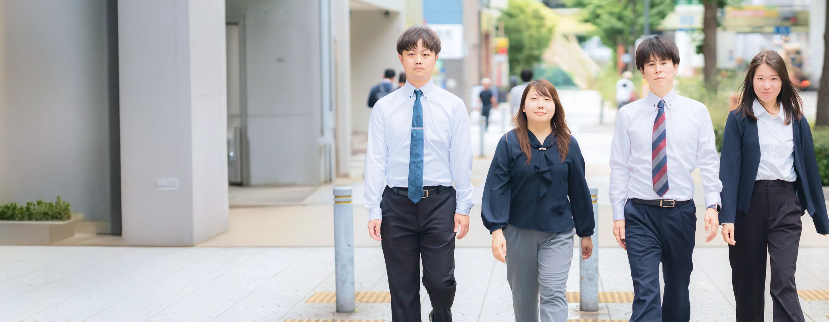 総務部 × システム部(開発担当・運用担当)× 推進部のイメージ